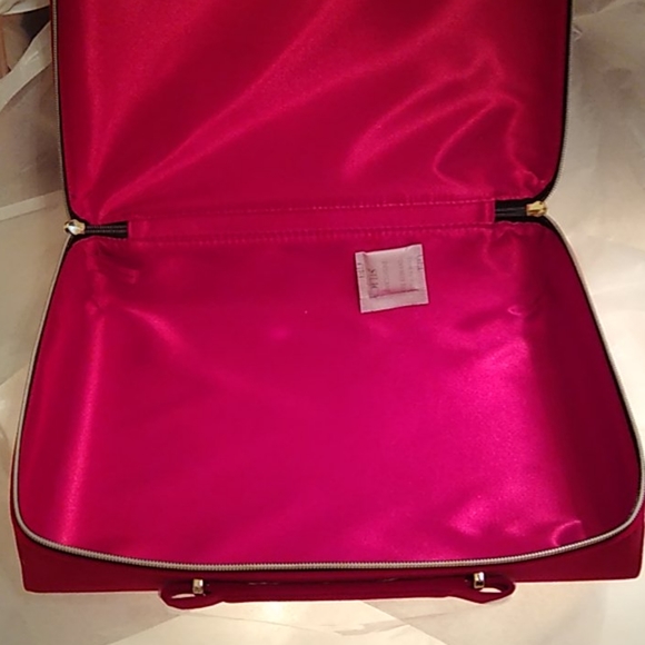 Estee Lauder Makeup - Picture 4 of 8